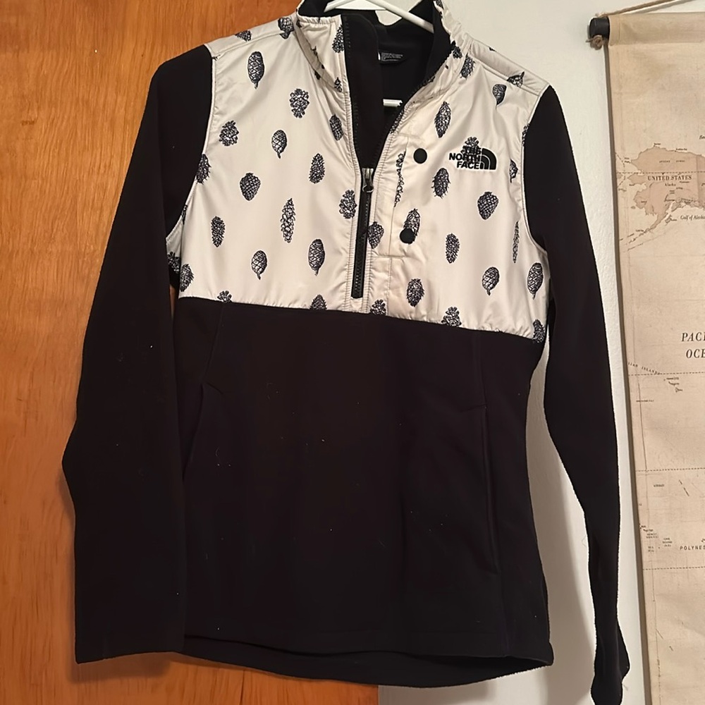 🌲 North Face Quarter Zip Fleece